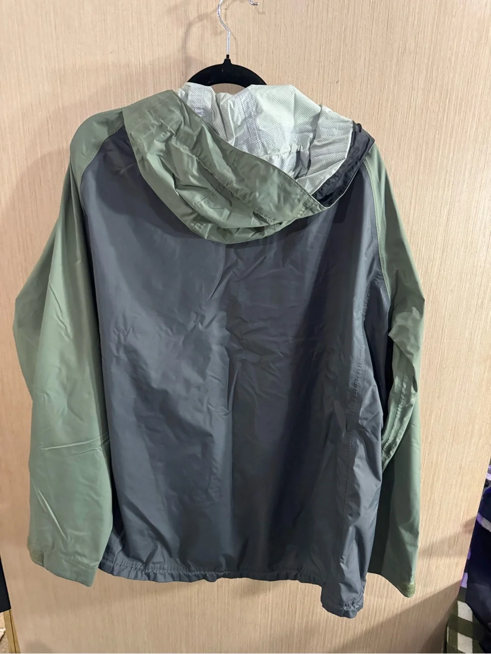Men’s Grundens Two-Tone Green Waterproof Jacket Size XL